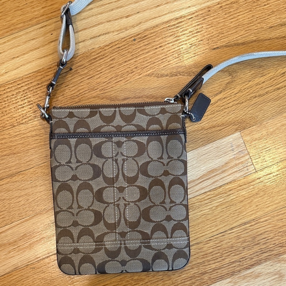 Coach Brown Crossbody Bag - Picture 3 of 3